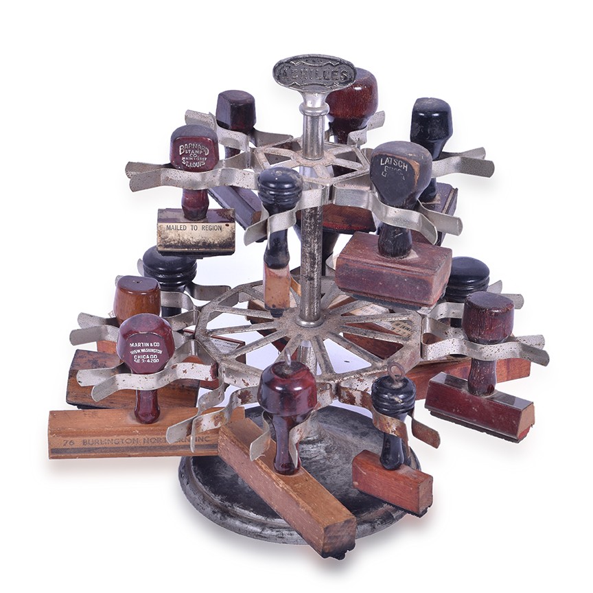 188 - Achilles Railroad Station Stamp Carousel With Fifteen Stamps - CB&Q, Milwaukee Road, Burlington Northern thumbnail