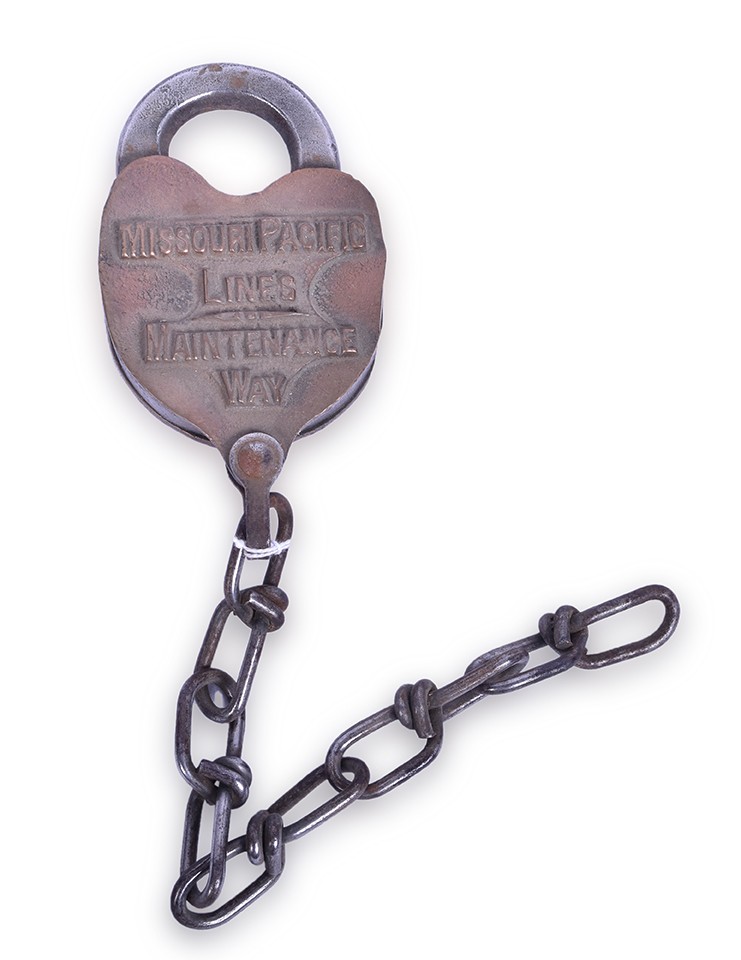 200 - Missouri Pacific Lines Maintenance of Way Brass Heart Shaped Railroad Lock thumbnail