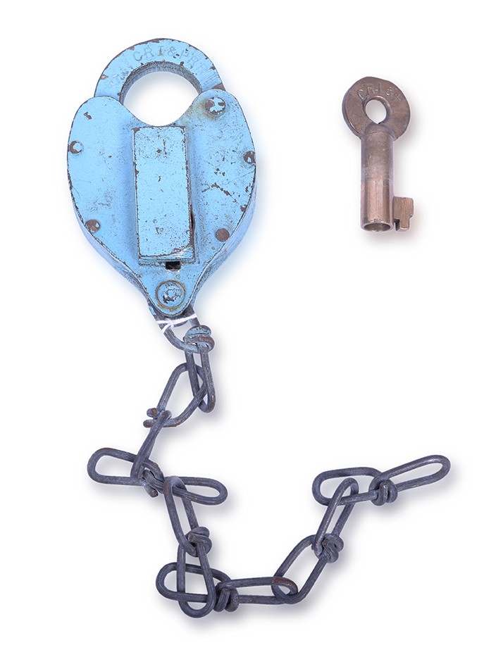 214 - Rock Island Railroad Hansel Rip Track Brass Heart Shaped Lock w/ Key thumbnail