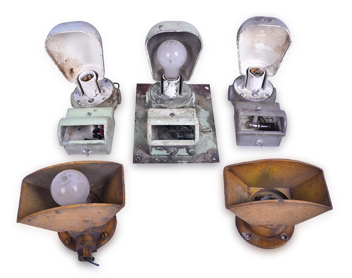 308 - Group of Five Locomotive / Caboose Interior Lights & Ground Lights thumbnail