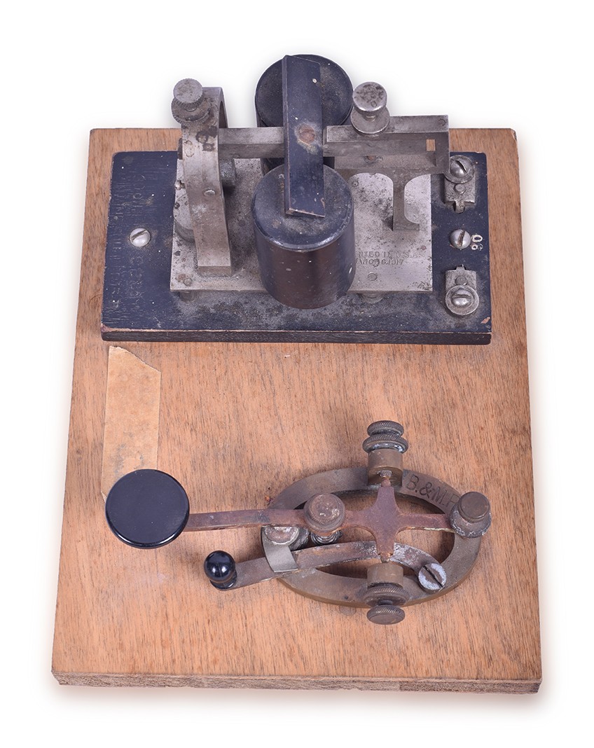 322 - Burlington & Missouri River Railroad Telegraph Key and CB&Q Mainline Sounder thumbnail