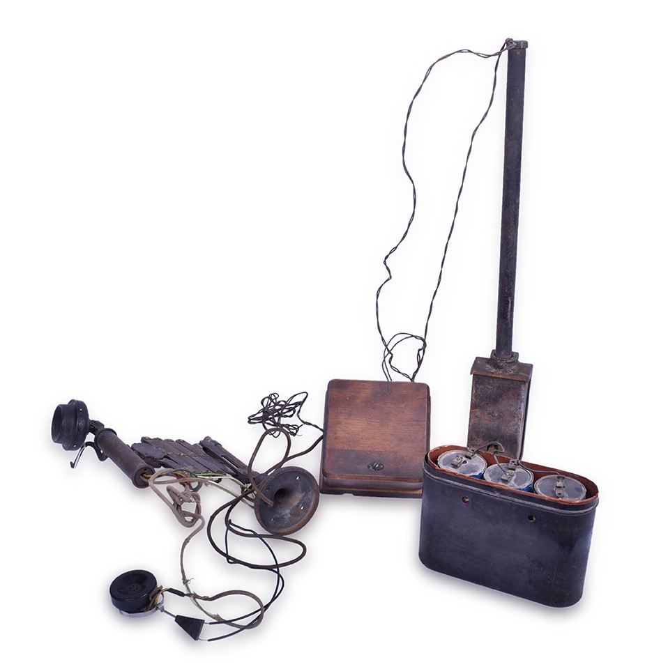 360 - Automatic Electric Co. / Western Electric Railroad Desk Phone w/ Foot Peddle thumbnail