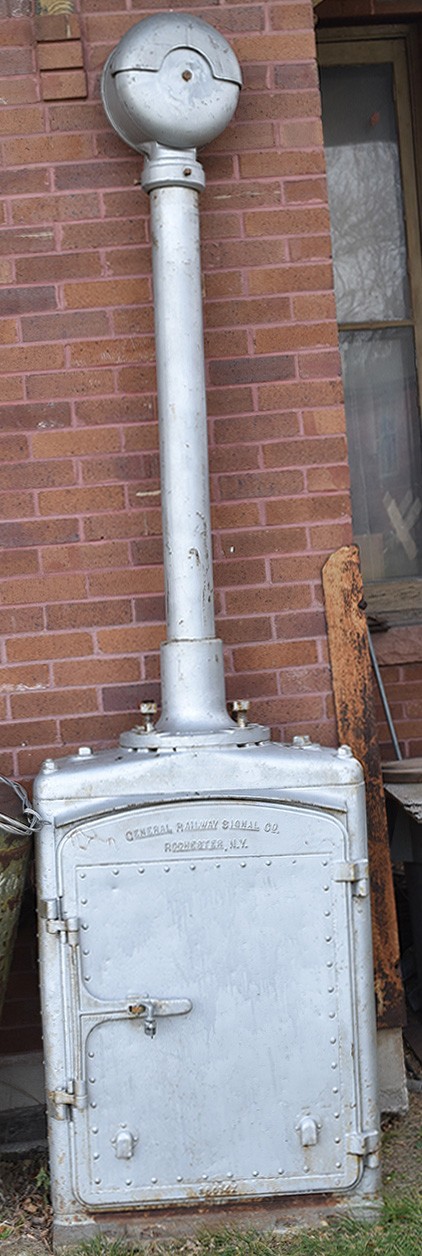 442 - General Railway Signal Company Case w/ Pole & Bell thumbnail