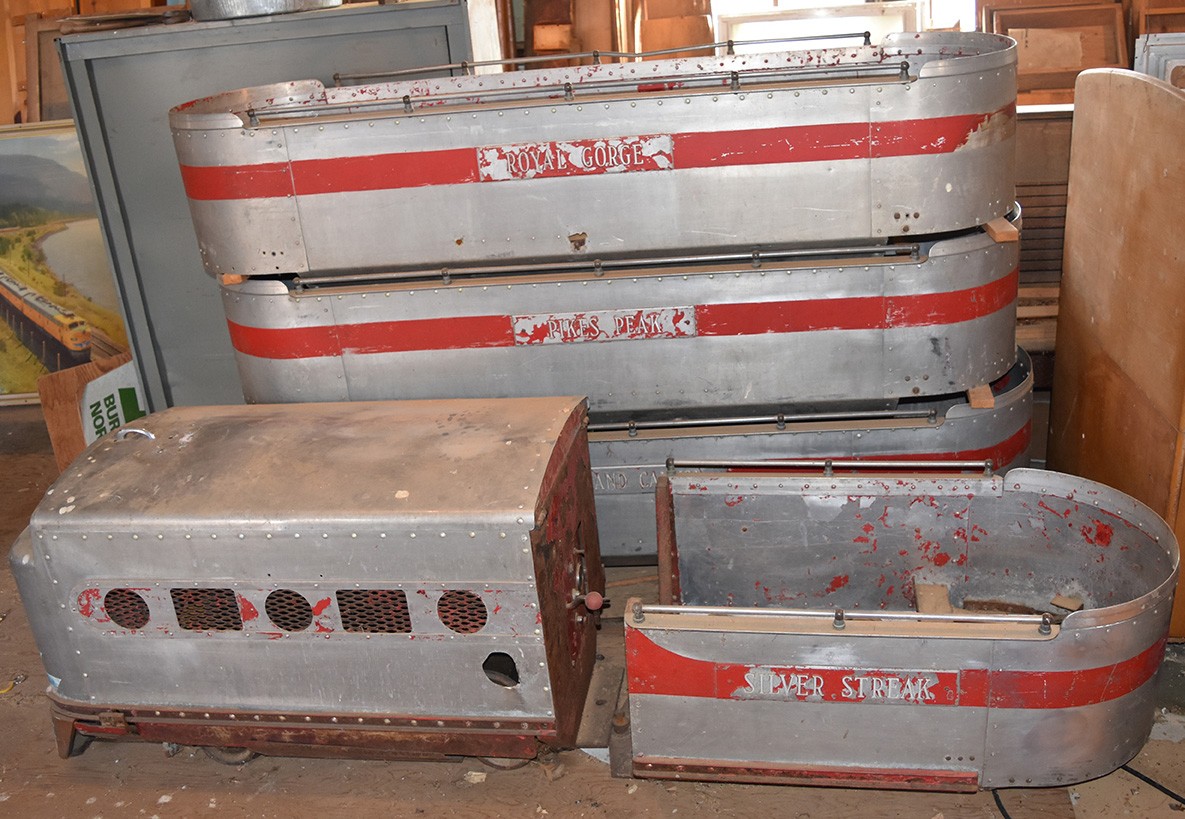 456 - Williams Amusement Device Company - Amusement Park Ride on Train w/ Track thumbnail