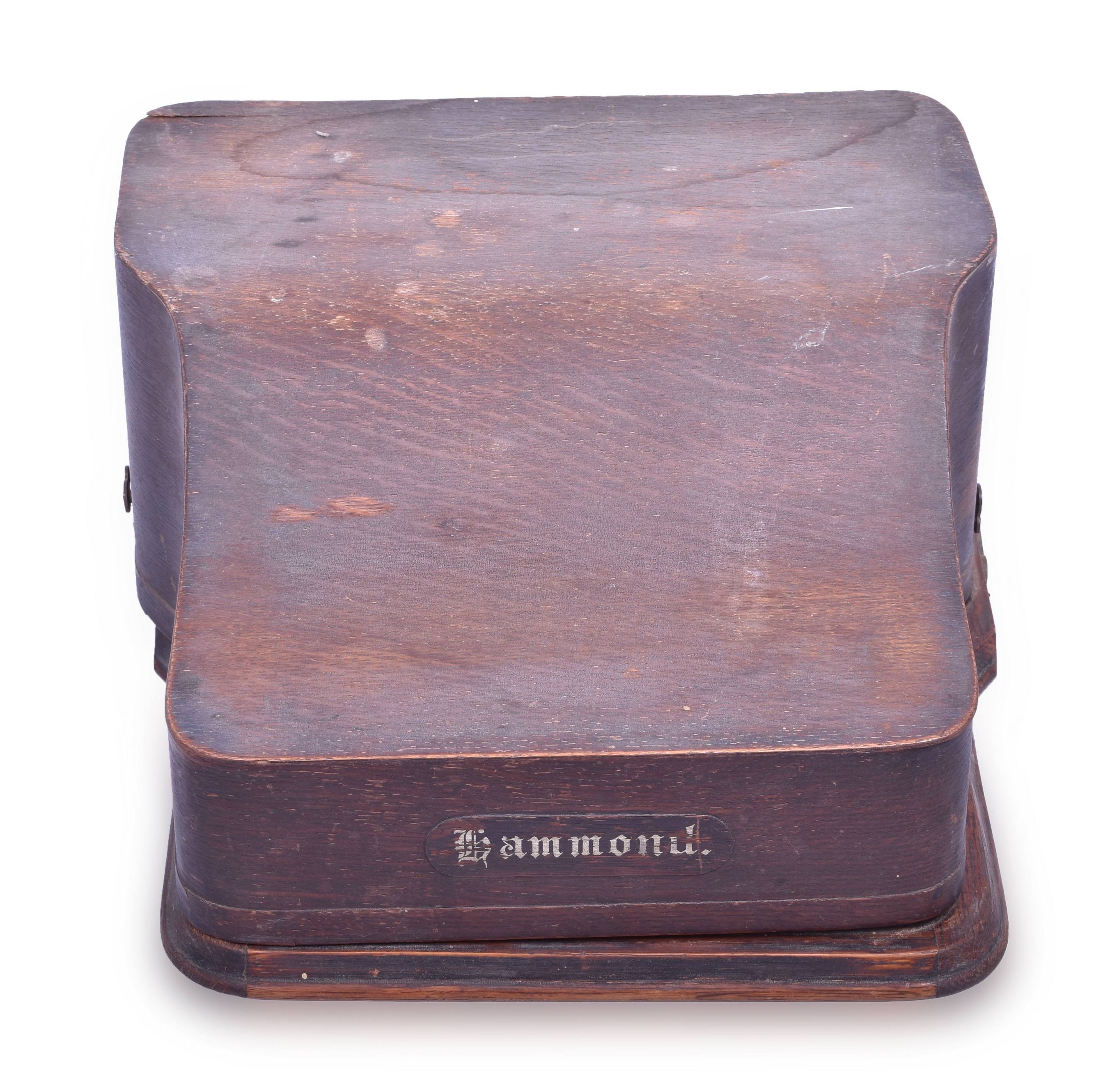 4120 - Hammond No. 12 Typewriter with Full Wooden Case - Serial Number 131081 thumbnail