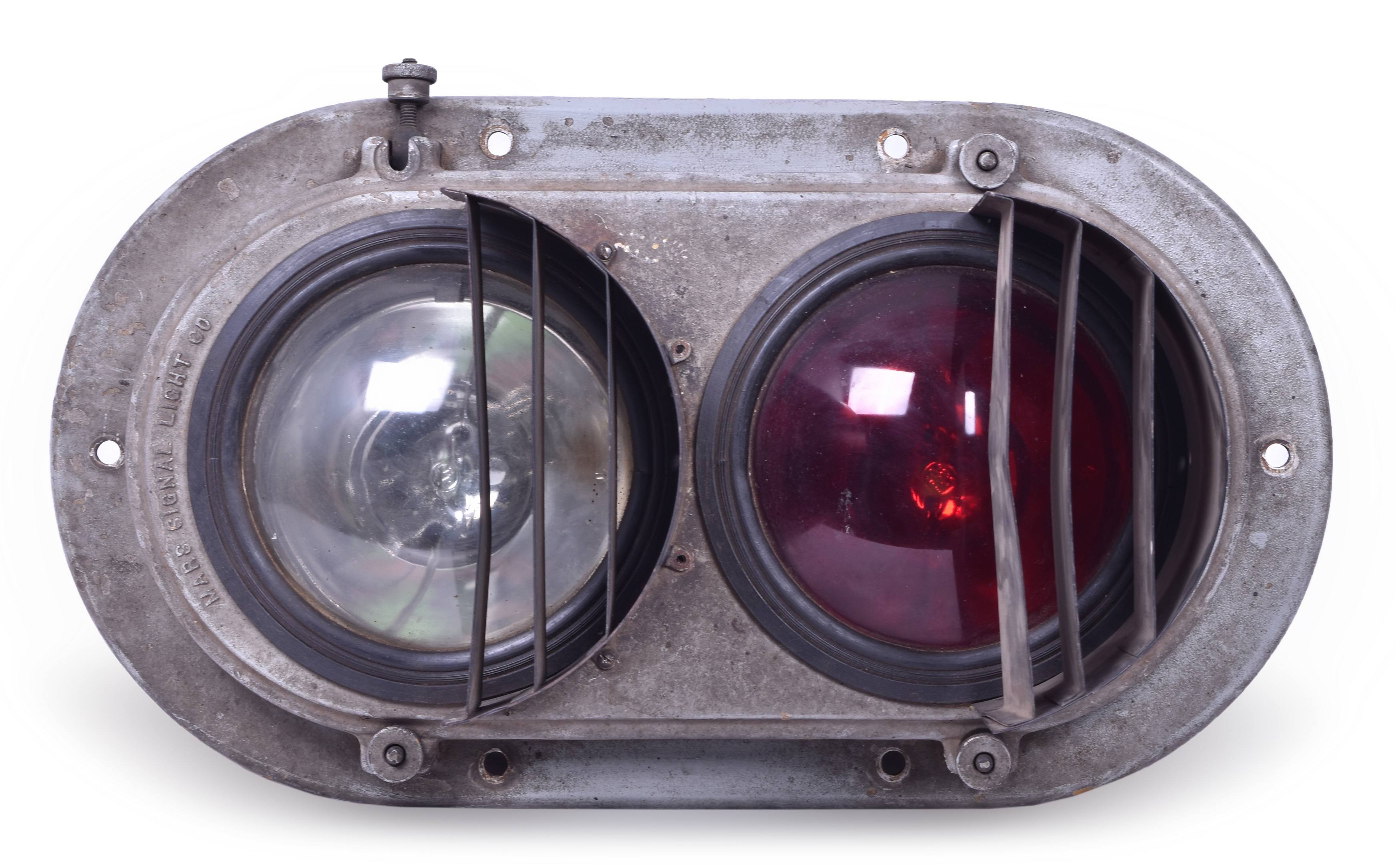 4180 - MARS Signal Company Diesel Locomotive Headlight thumbnail