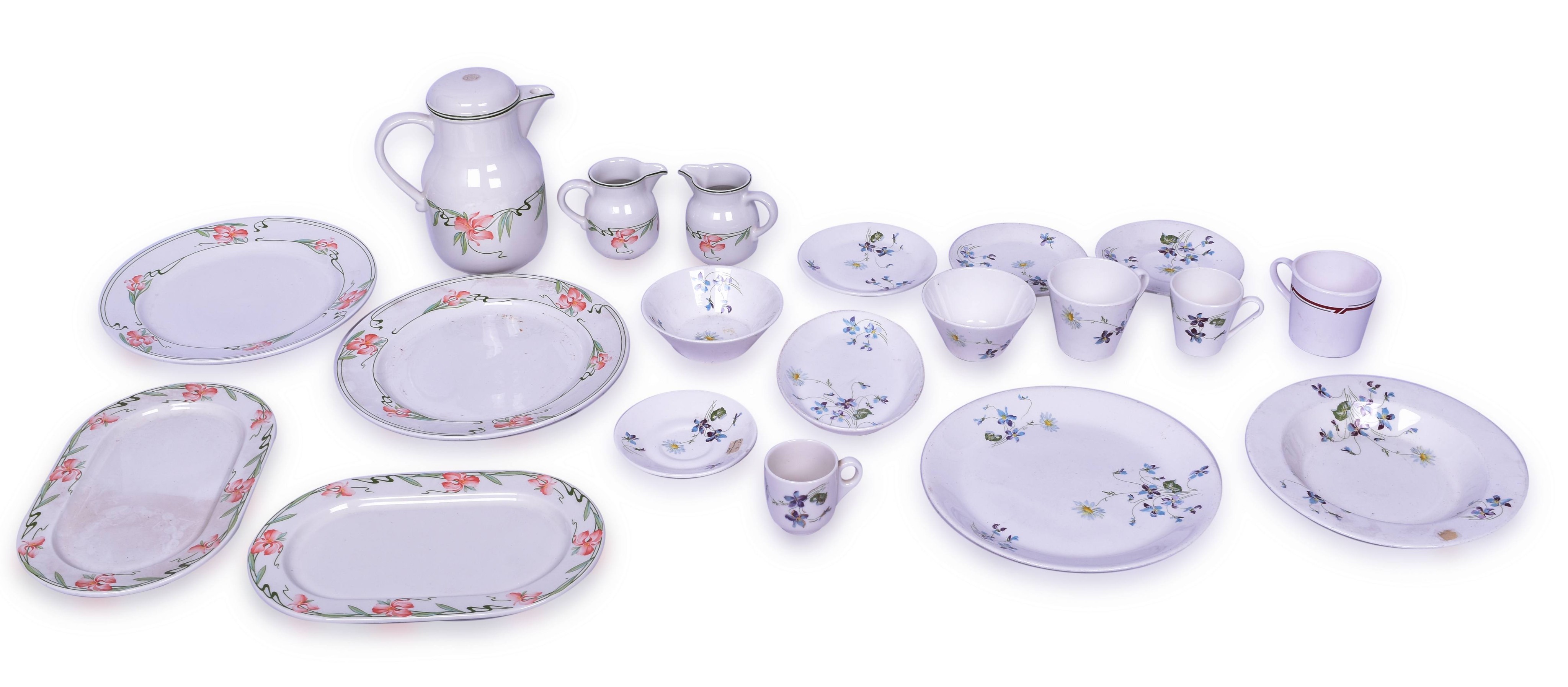 4336 - Nineteen Pieces of Styralite by Syracuse Violets and Daisies and Villeroy and Boch Miami China thumbnail