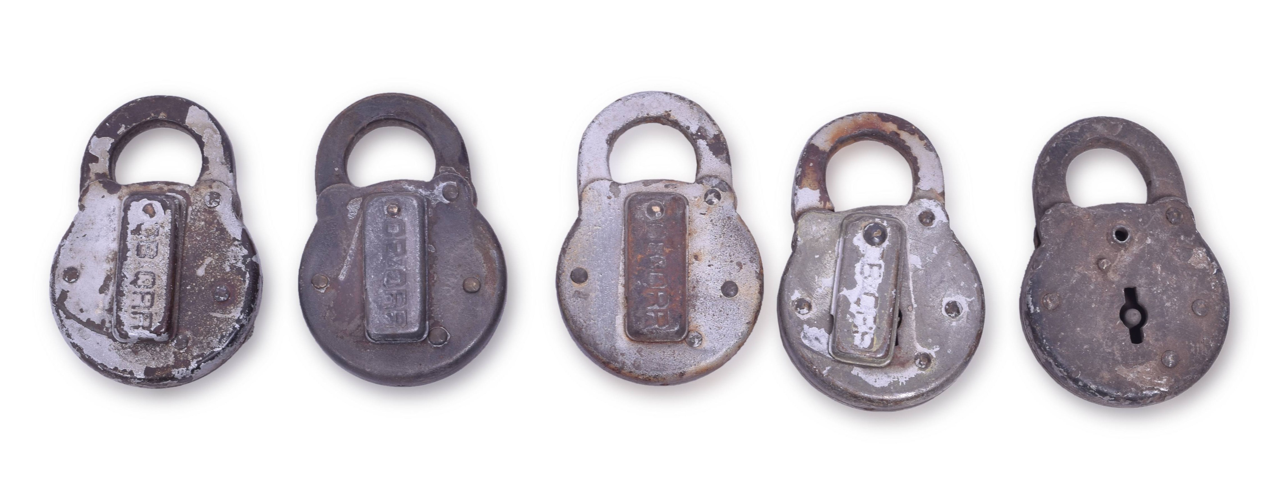 4396 - Group of five CB&Q / Burlington Railroad locks thumbnail