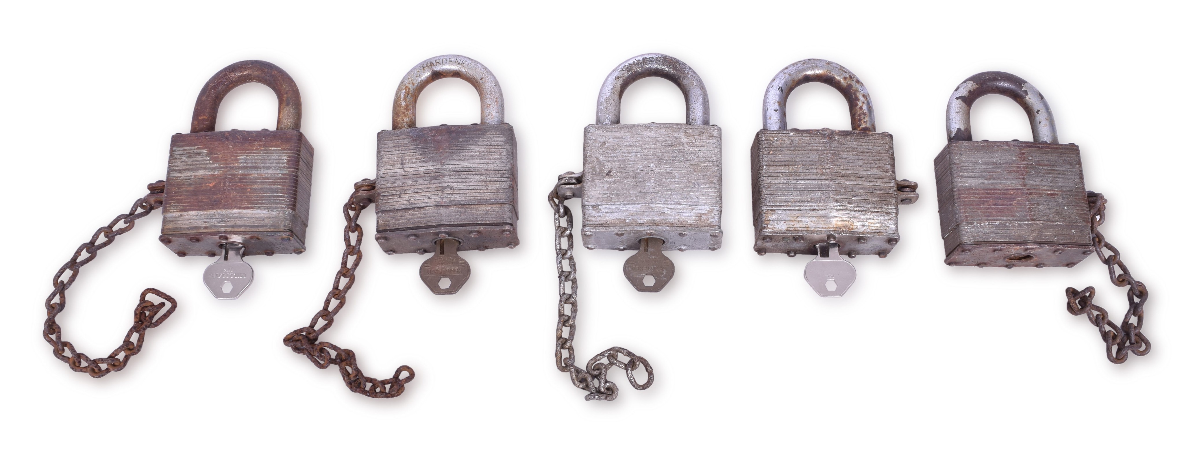 1177 - Four Louisville and Nashville Railroad and a Single SBD Master Locks thumbnail