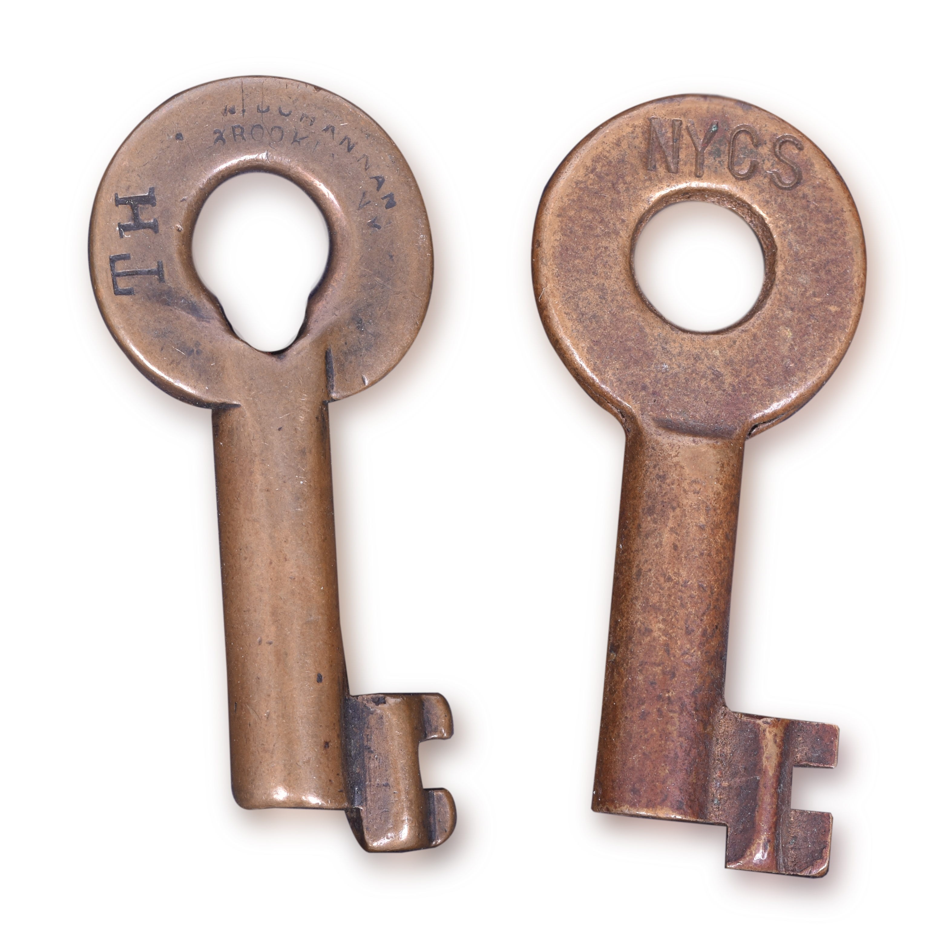 1263 - Pair of New York Central Railroad Tool House Brass Keys thumbnail