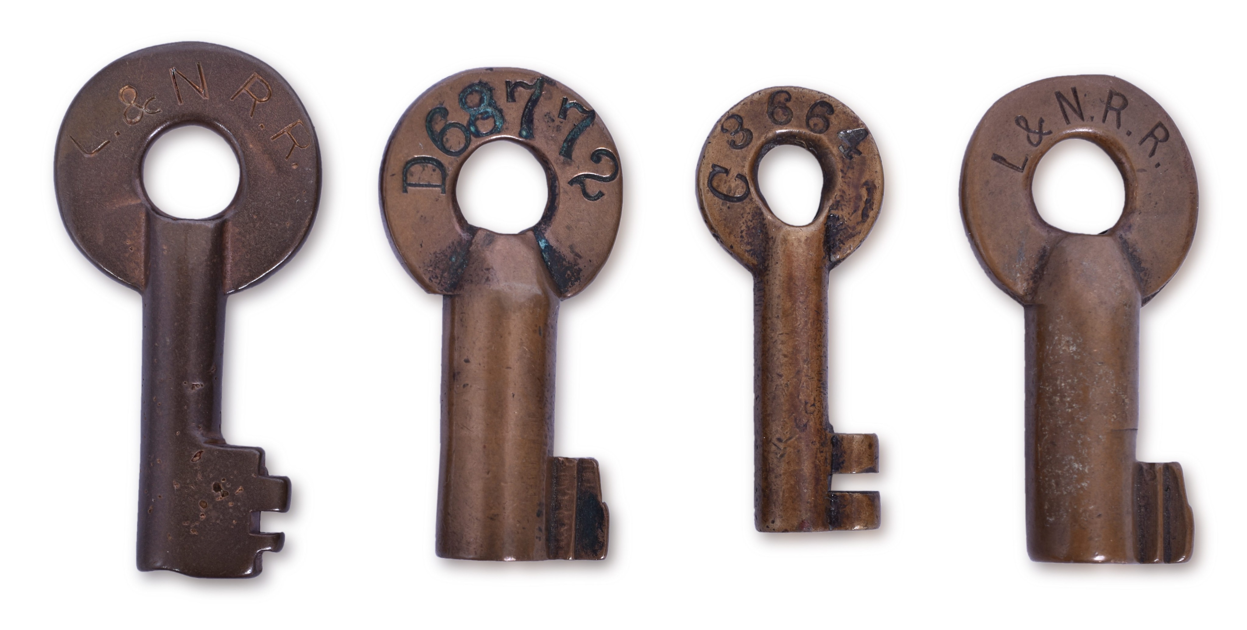 1488 - Group of four Louisville and Nashville Railroad Brass Keys thumbnail