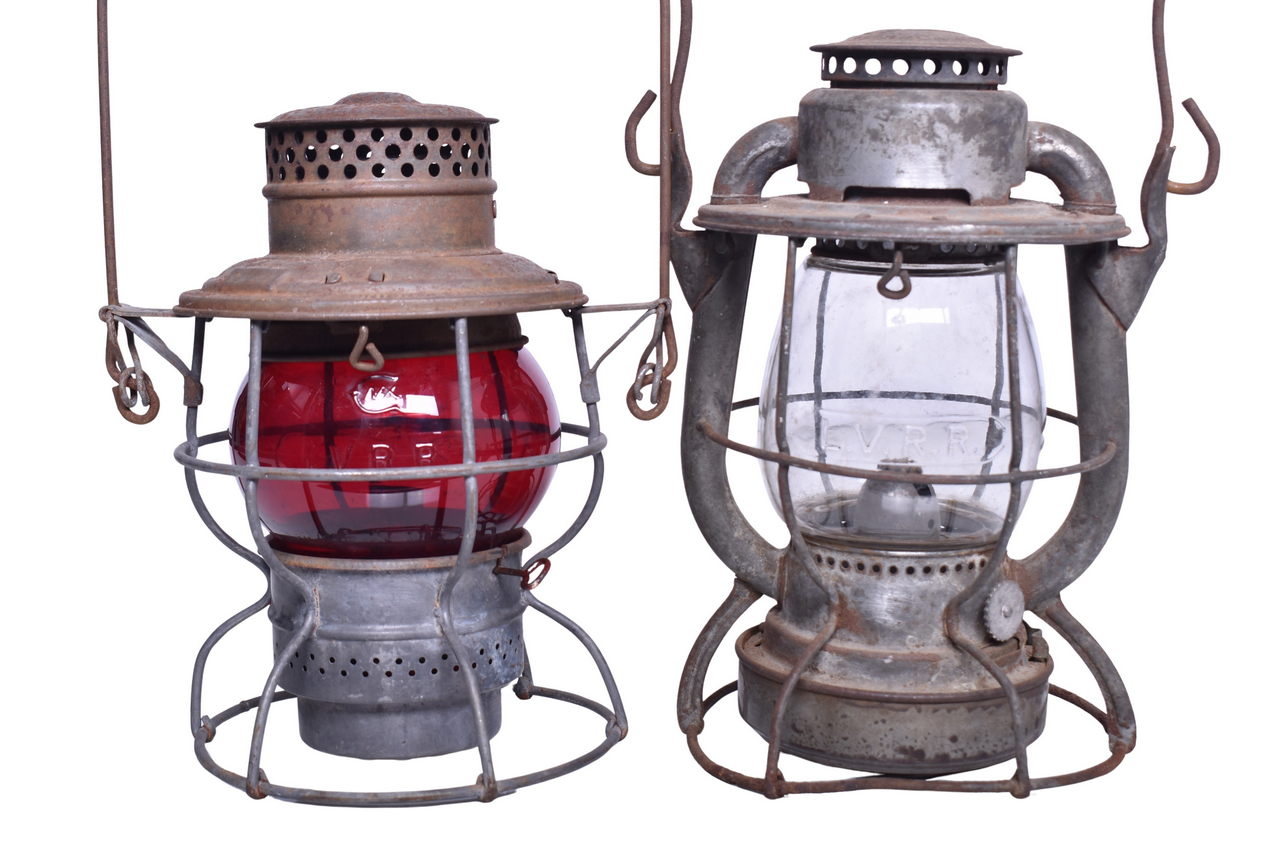 1532 - Pair of Lehigh Valley Railroad Lanterns - Adlake and Dietz thumbnail