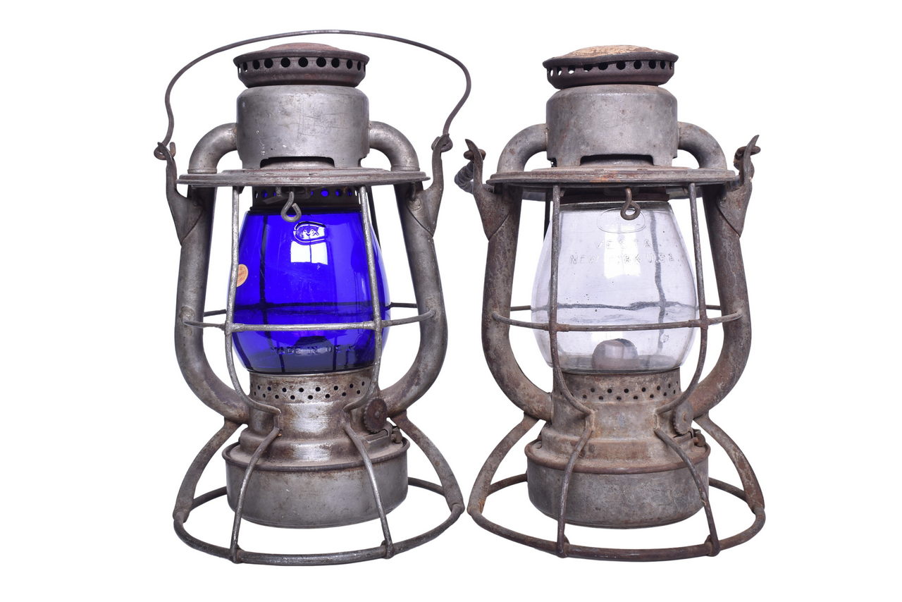 1540 - Pair of Dietz Vesta Boston and Maine Railroad Lanterns thumbnail