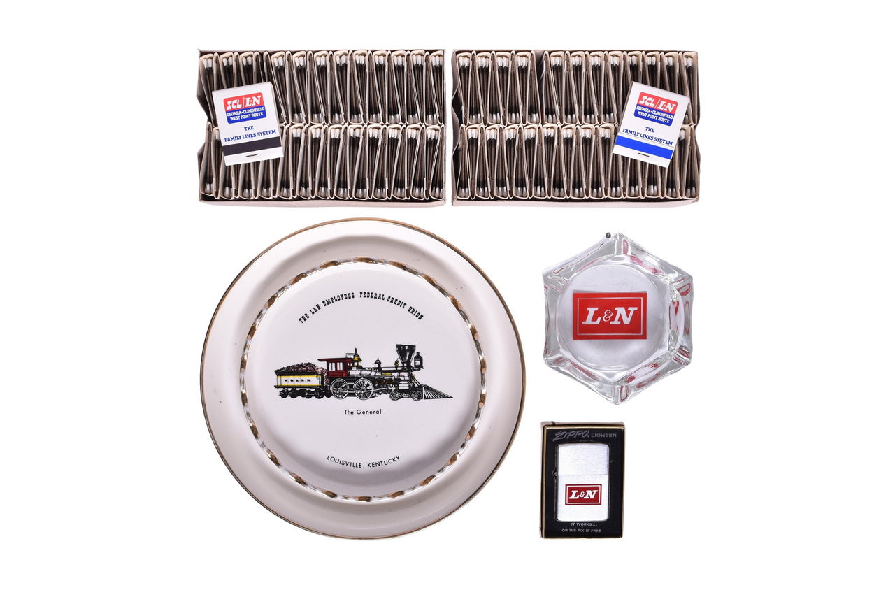 1686 - Louisville and Nashville Railroad Smoking Paraphernalia - Ashtrays, Matchbooks, and Lighter thumbnail