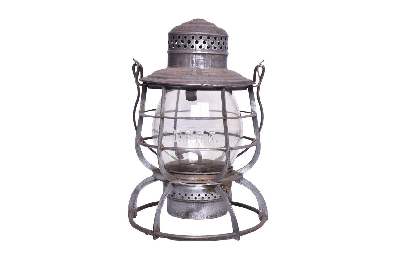 1698 - Armspear Northern Pacific Railroad Lantern With Clear Cast Globe thumbnail