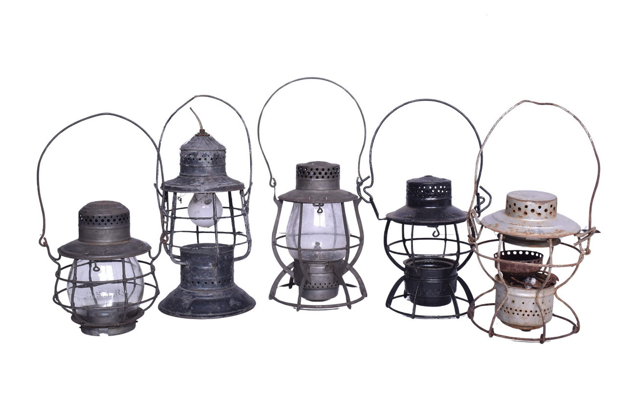 1820 - Unmarked Dietz No. 39 Railroad Lantern and Four Lantern Bodies For Parts/Restoration thumbnail