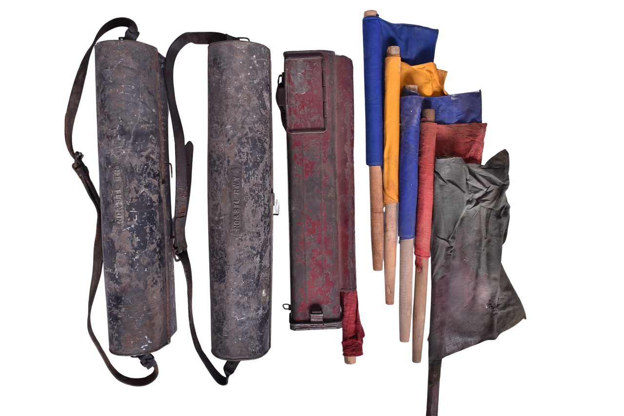 1840 - Group of Railroad Brakeman's Flag Kits and Flags - Nashville Chattanooga & St. Louis Railway and Louisville & Nashville thumbnail