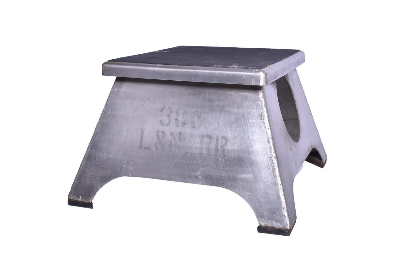 1926 - Louisville and Nashville Railroad Passenger Business Office Car #365 Step Box thumbnail