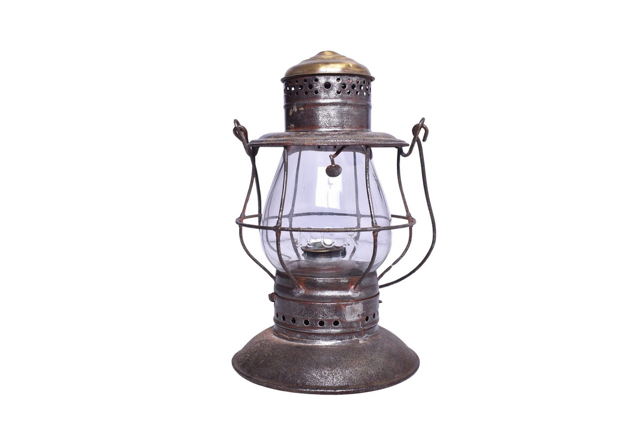 2052 - Northern Central Brass Top / Bell Bottom Lantern with Clear Cast Globe thumbnail