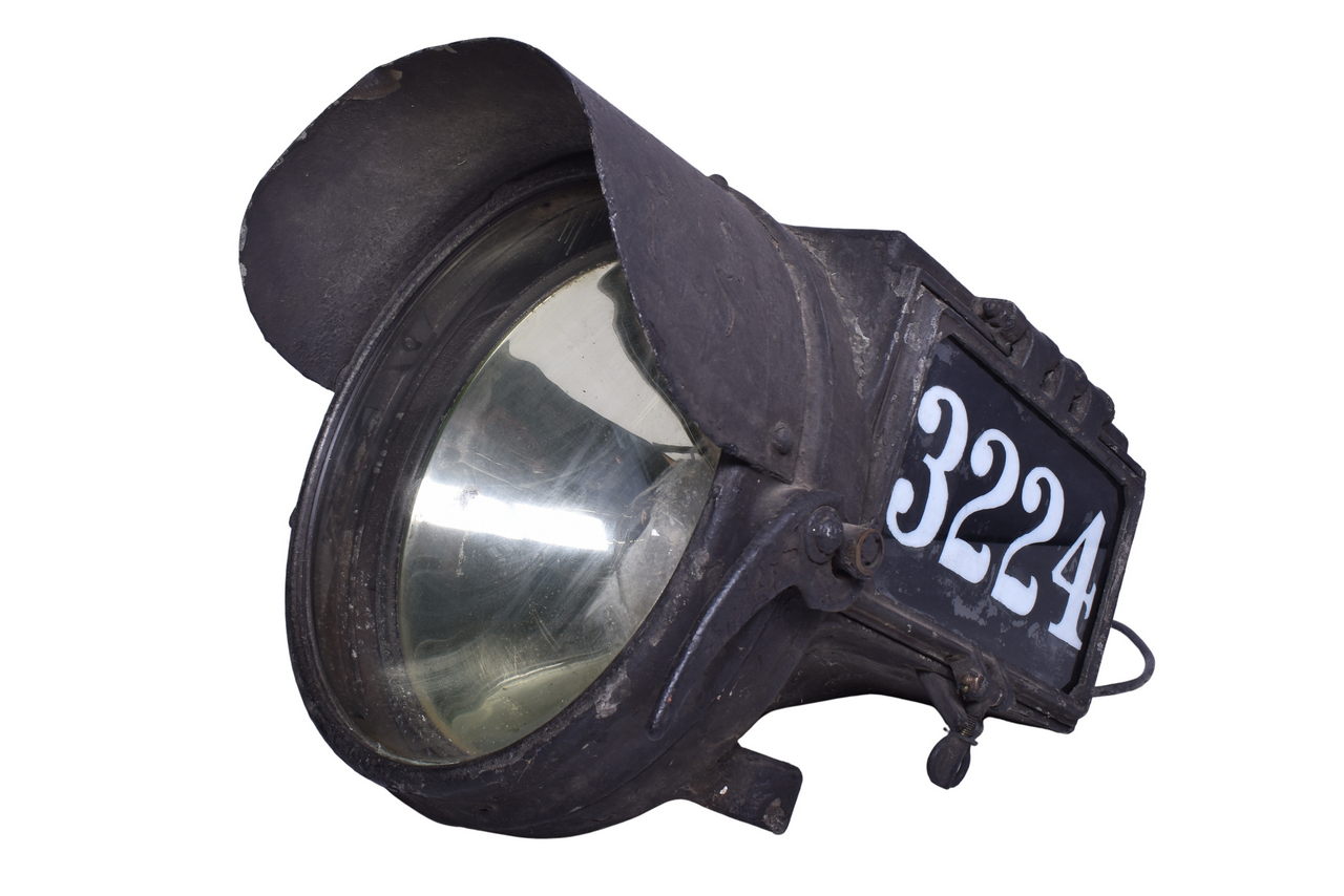 2102 - Pyle National Headlight from Delaware Lackawanna and Western #3224 Commuter Car thumbnail