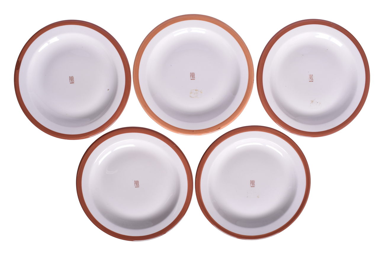 3013 - Five Pennsylvania Railroad Scammell Gotham China Dinner Service Plates 10 1/2