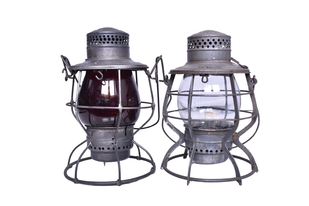 3040 - Pair of E.T. Wright Railroad Lanterns - Intercolonial Railway and Canadian National thumbnail