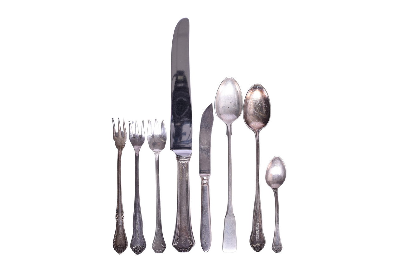 3081 - Group of Southern Railway Silver Flatware - Car Virginia Oyster Fork, Demitasse Spoon, Iced Teaspoon, Knives, Etc. thumbnail