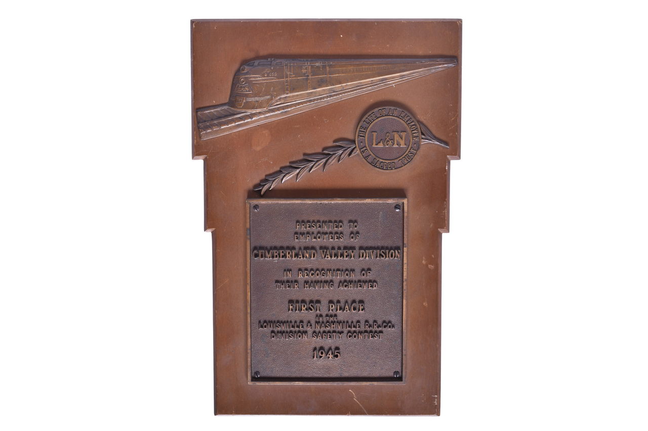 3083 - Louisville and Nashville 1945 Bronze and Wood First Place Safety Award thumbnail