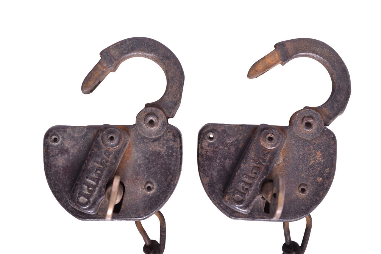 3118 - Pair of Adlake Monon Railroad Locks with Keys thumbnail