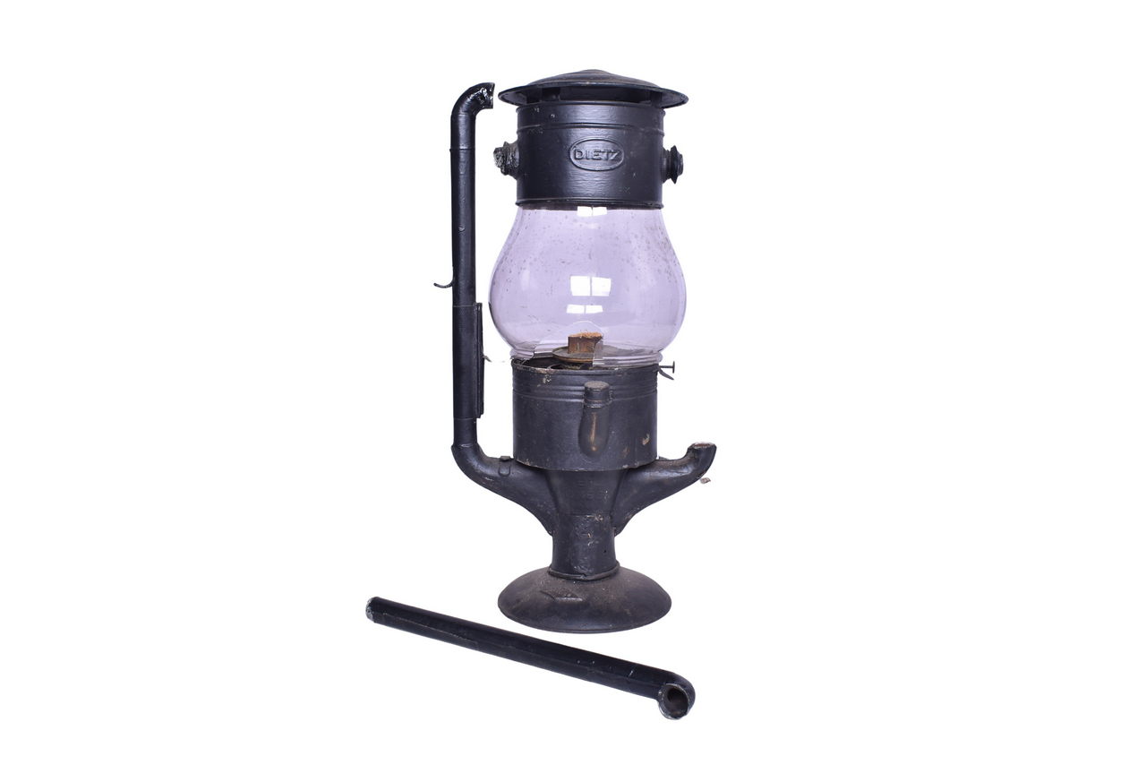 3150 - Dietz Pioneer Reading Railroad Station Platform Lamp thumbnail