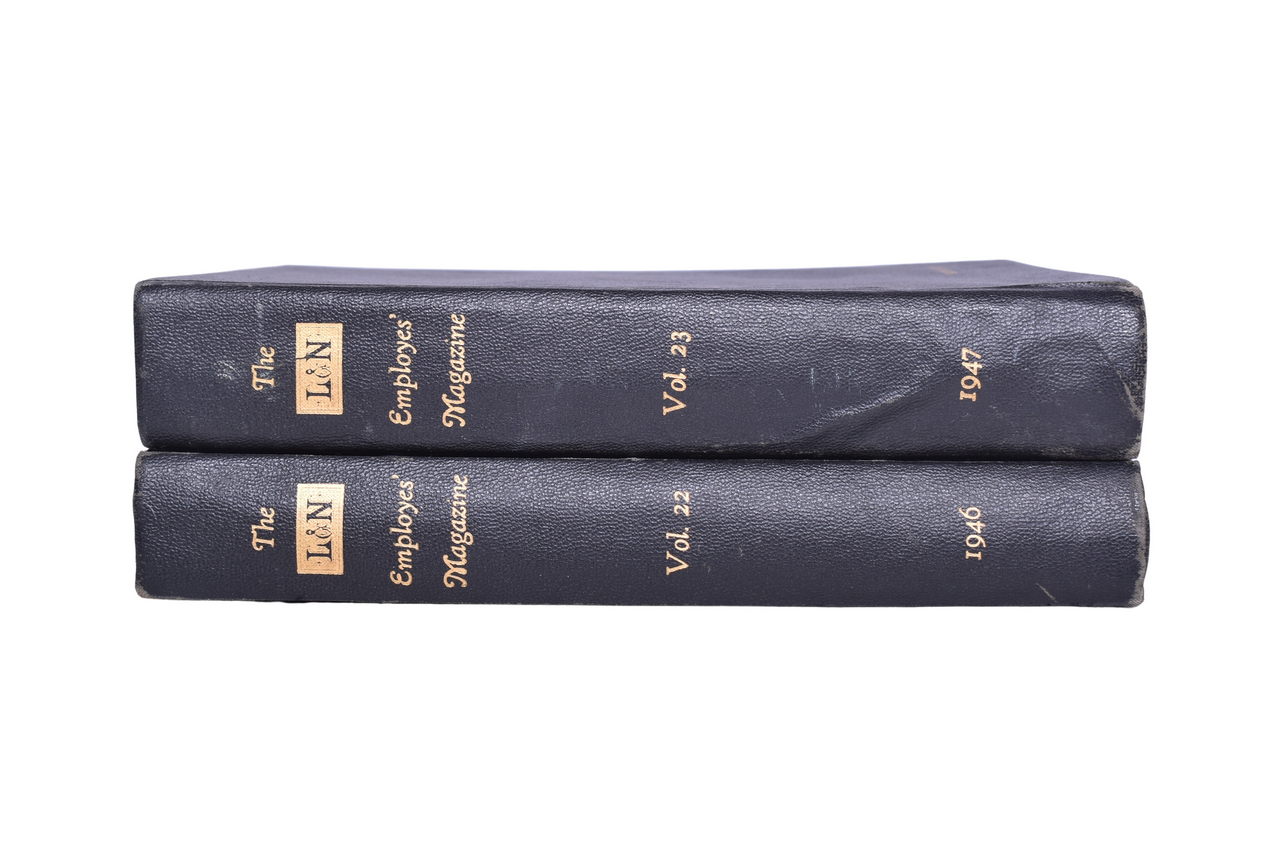 3153 - L&N Employee Magazine Bound Volume 1947 - Secretary's Office thumbnail