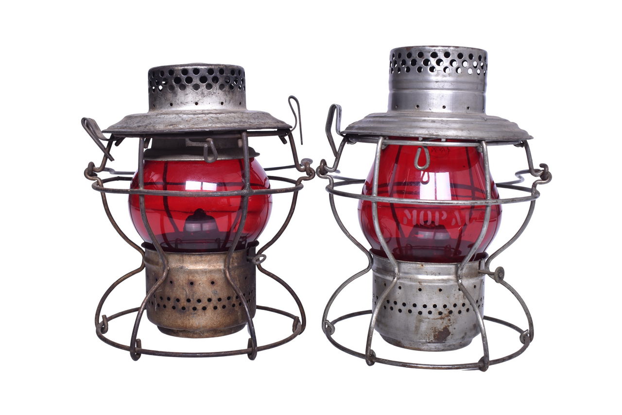 3254 - Pair of Western Railroad Lanterns - Missouri Pacific and Milwaukee Road thumbnail