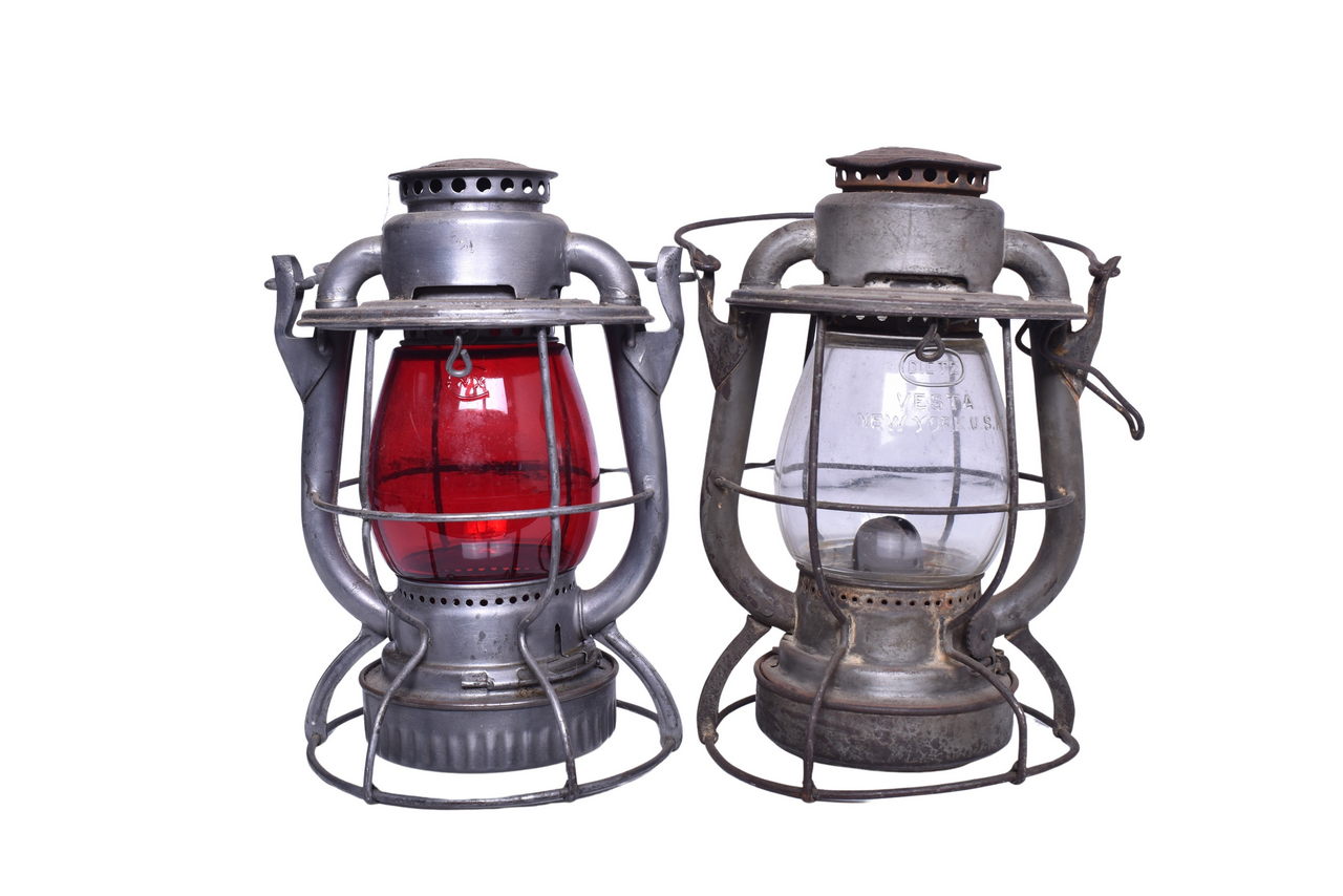 3268 - Pair of Dietz Vesta Railroad Lanterns - Big Four Railway and Gulf Mobile & Ohio thumbnail