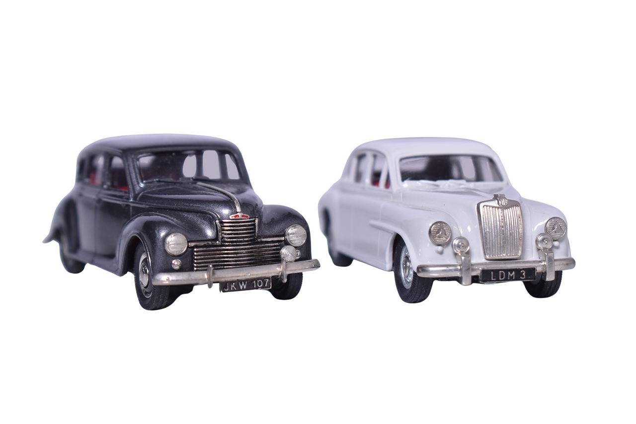 123 - Pair of 1950s Lansdowne Models Cars - 1953 Jowett Javelin and MG Magnette Type ZA thumbnail