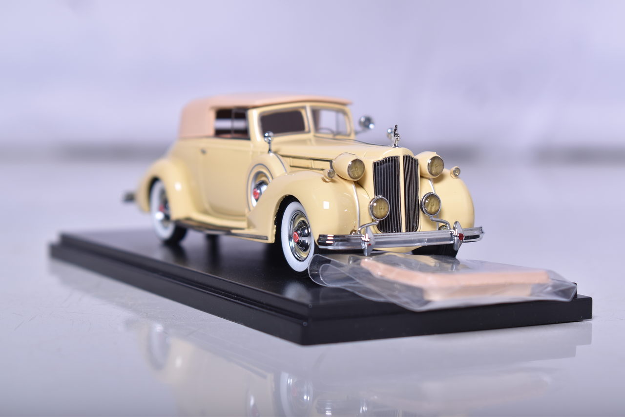 146 - Automodello 1938 Packard Twelve Convertible Victoria thumbnail