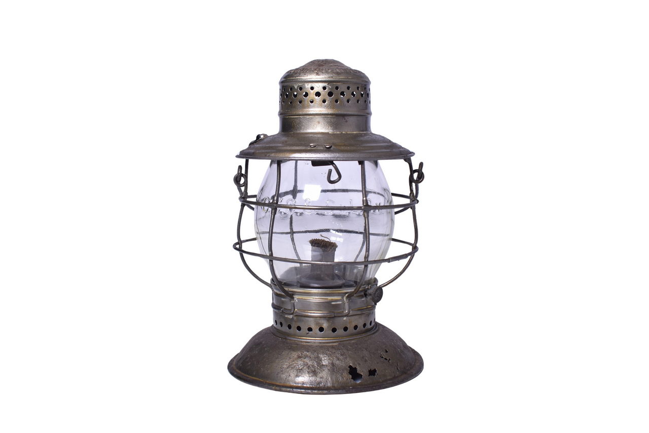 3452 - Handlan-Buck Cleveland, Cincinnati, Chicago and St. Louis Railway / Big Four Railroad Lantern thumbnail