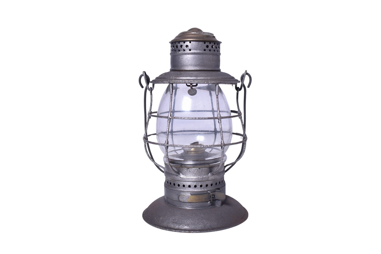 3476 - Brass Top Bell Bottom Pittsburgh, Fort Wayne & Chicago Railroad Lantern thumbnail