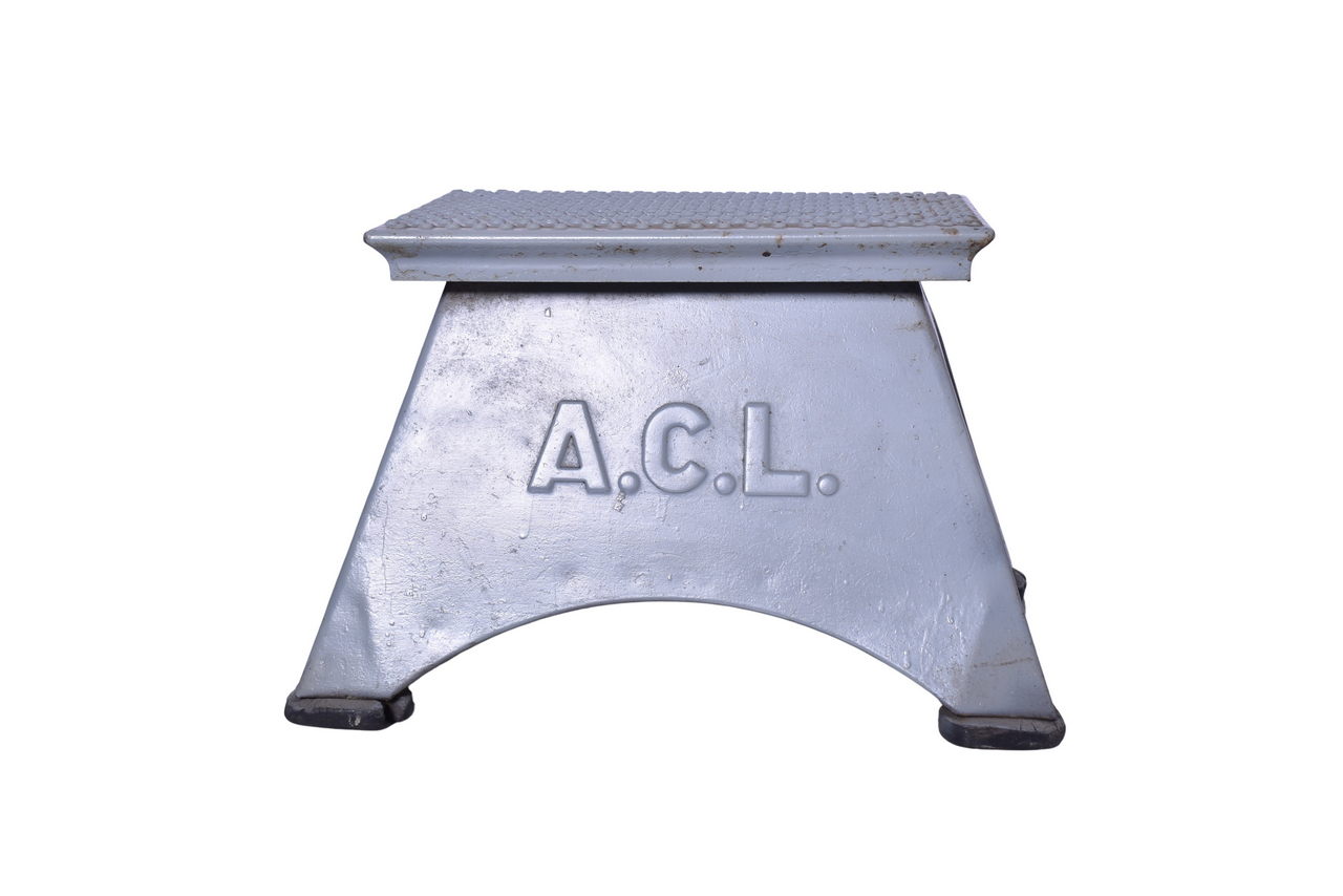 3432 - Atlantic Coast Line Embossed Railroad Passenger Step Box thumbnail