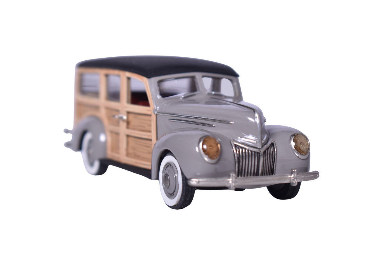 165 - Motor City USA  / American Models 1939 Ford Woody Wagon thumbnail
