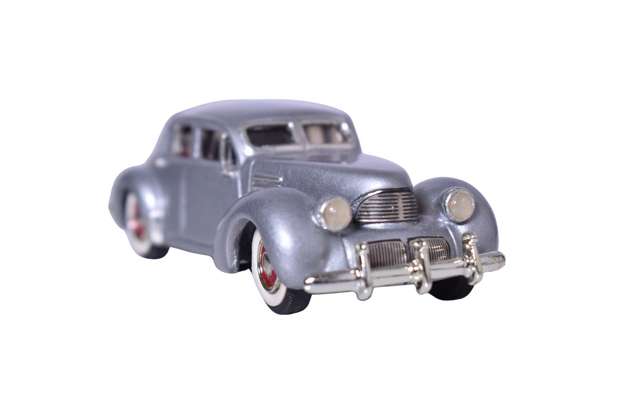 202 - Enchantment Land Coachbuilders 1940 Graham Hollywood Sedan thumbnail