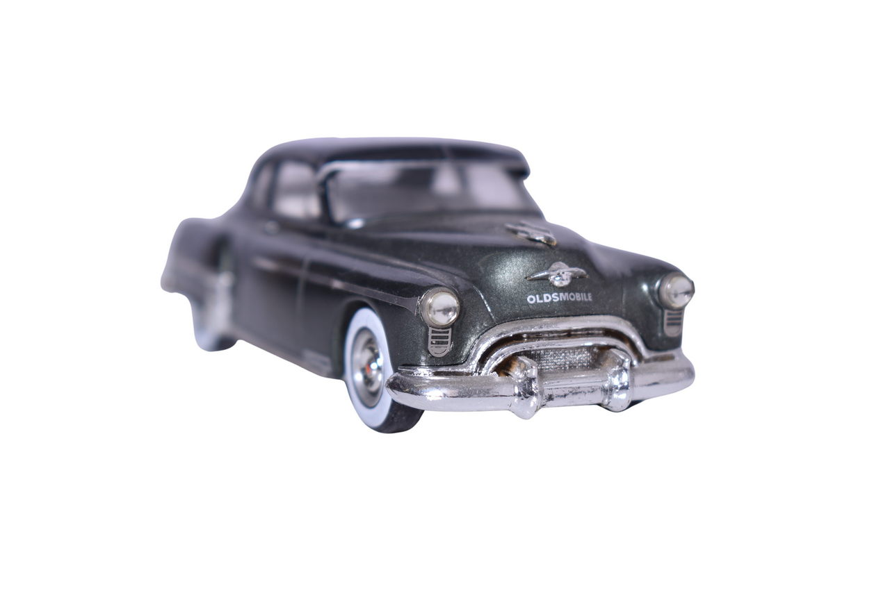 275 - 1949 Oldsmobile 88 Futuramatic Hard Top Two Tone Green - Provence Moulage thumbnail