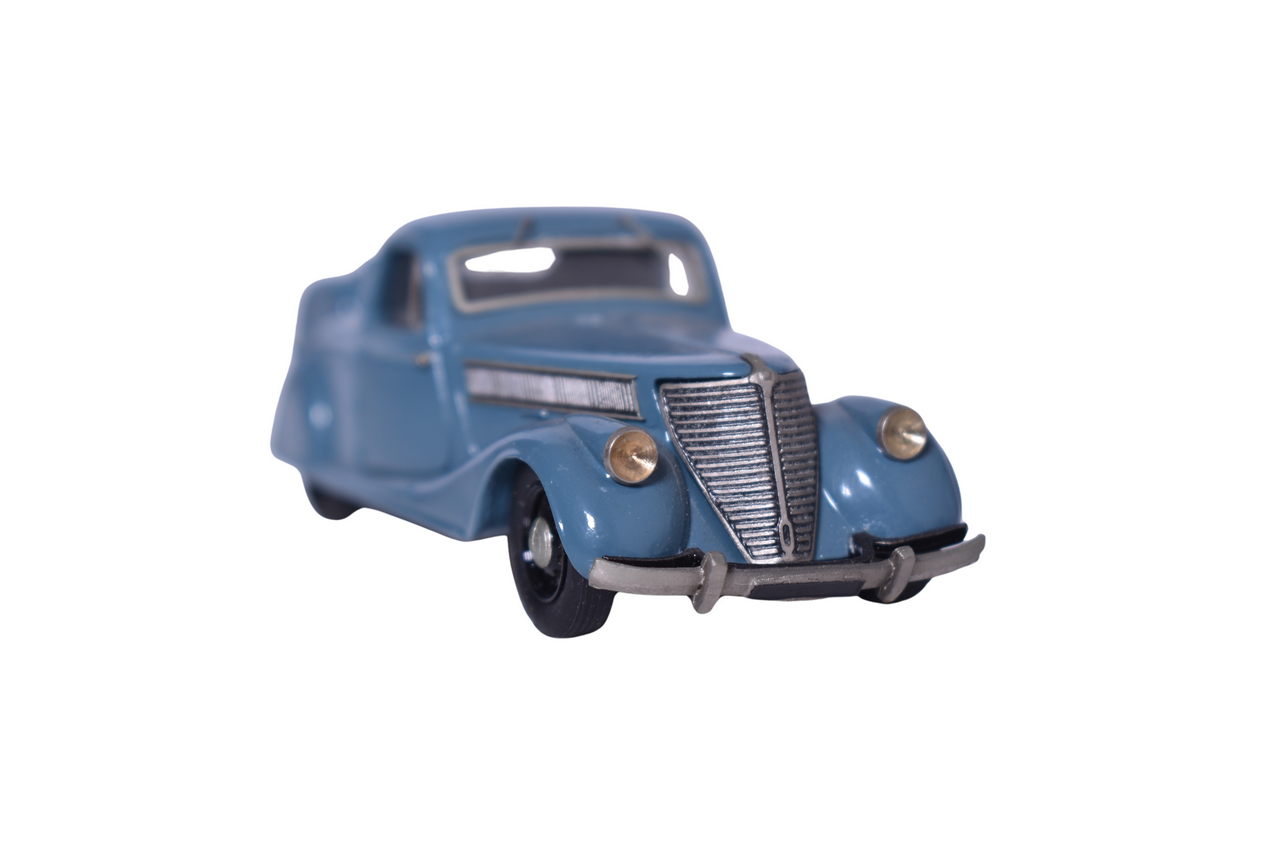 287 - Belle-Epoque 1939 Renault Viva Grandsport in Gazogene Blue thumbnail