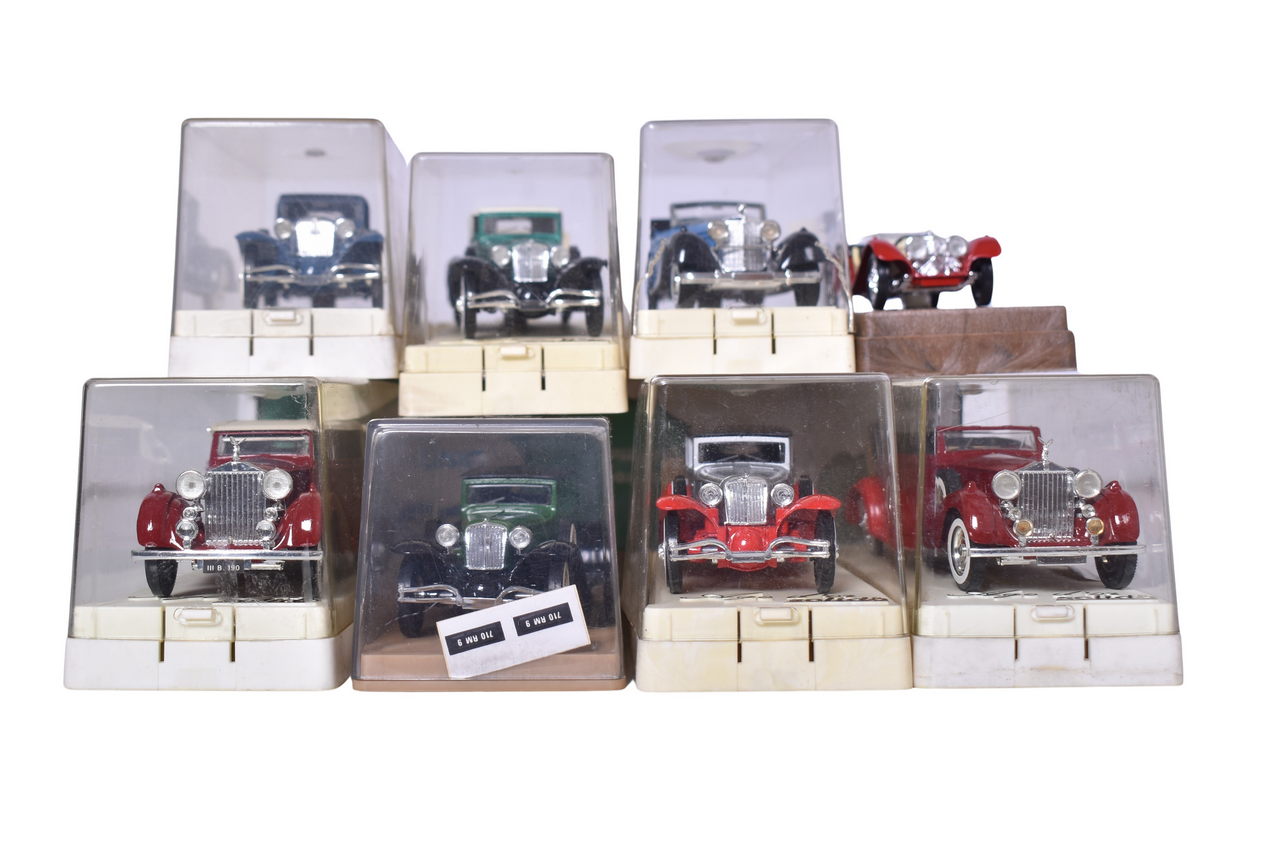 312 - Eight Solido 1:43 Models - Rolls Royce, Jaguar, Mercedes, Cadillac, etc. thumbnail