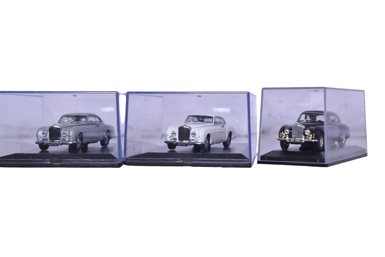 323 - Three Signature Series Bentley 1:43 Models thumbnail