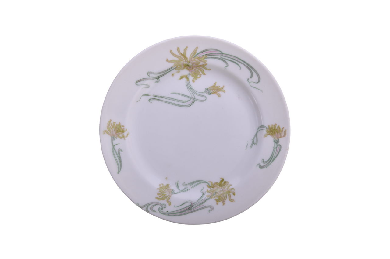3609 - Burlington Route Railroad China Spider Mums Plate 6 1/4