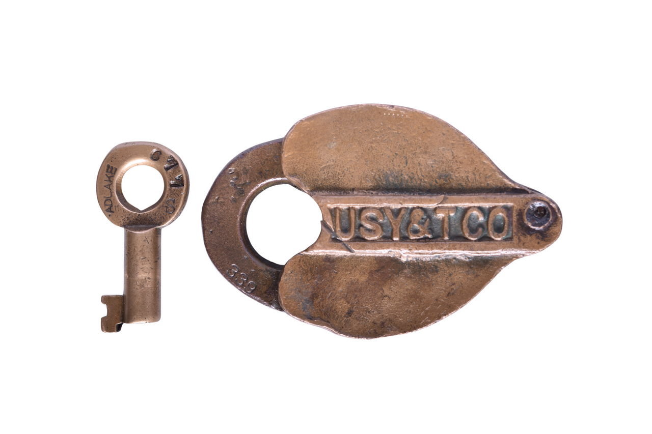 3681 - Union Stock Yard & Transit Company Adlake Brass Heart Shaped Lock w/ Key thumbnail