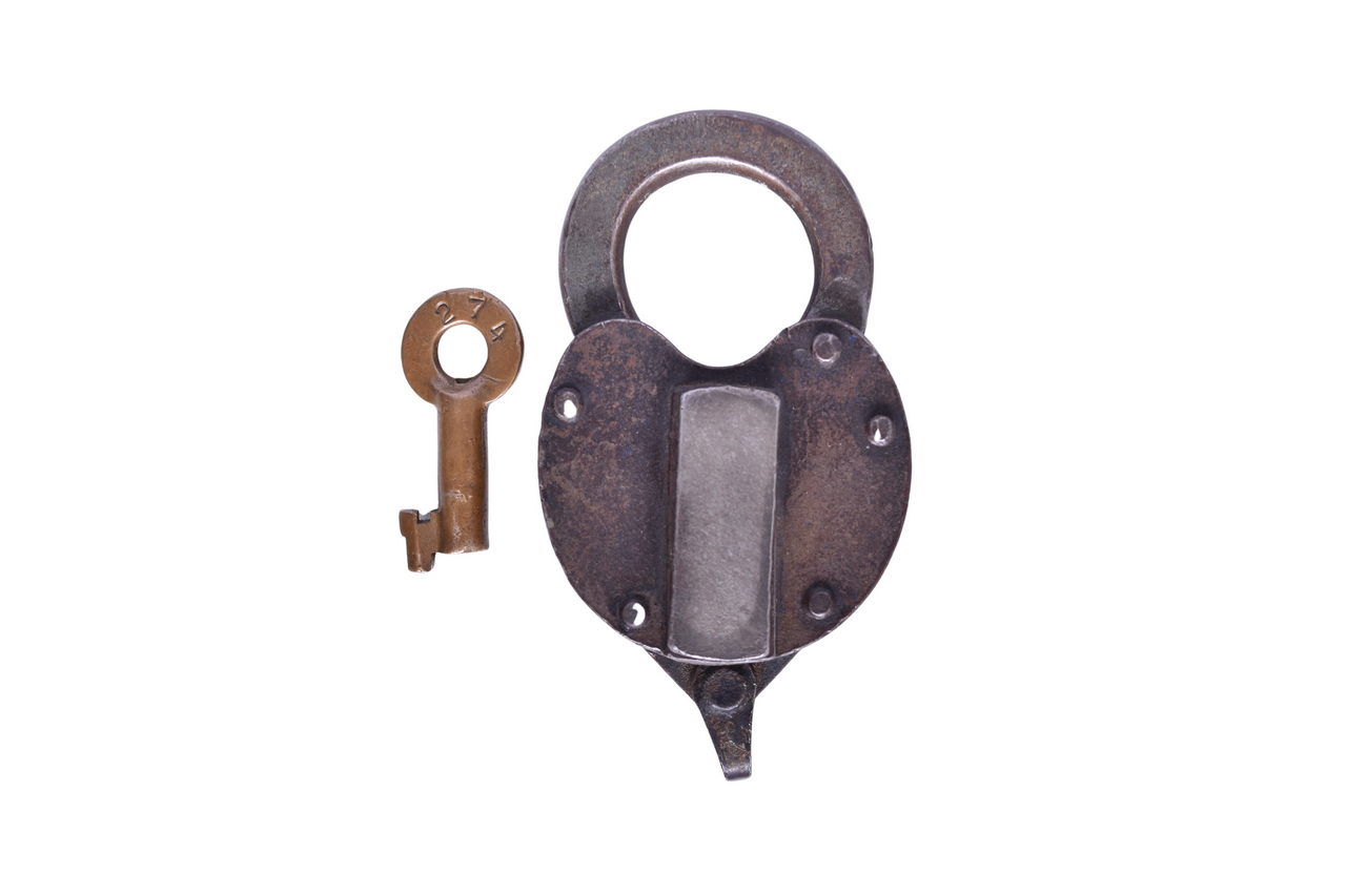 3683 - Kansas City Stock Yard Railroad Iron Heart Shaped Lock w/ Brass Key thumbnail