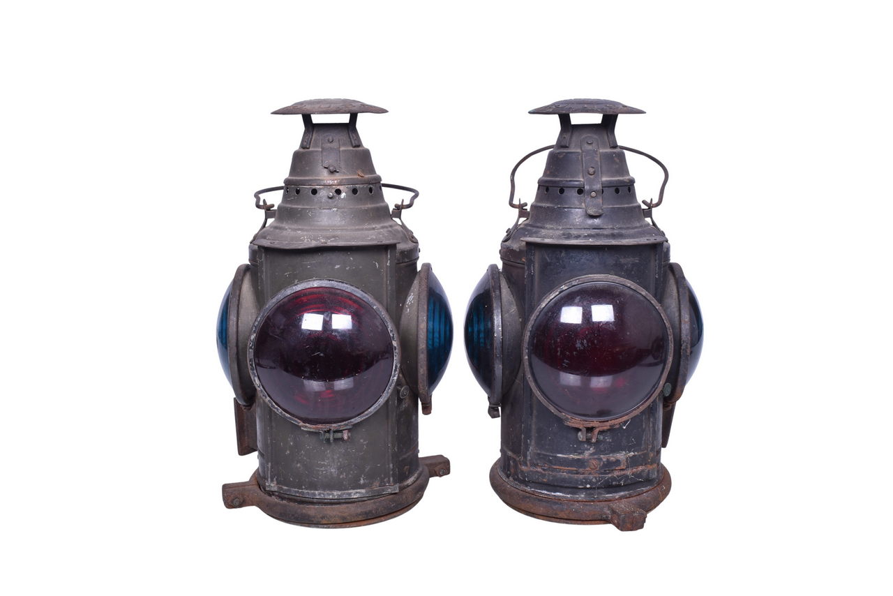 3672 - Pair of Dressel Railroad Caboose Marker Lamps thumbnail